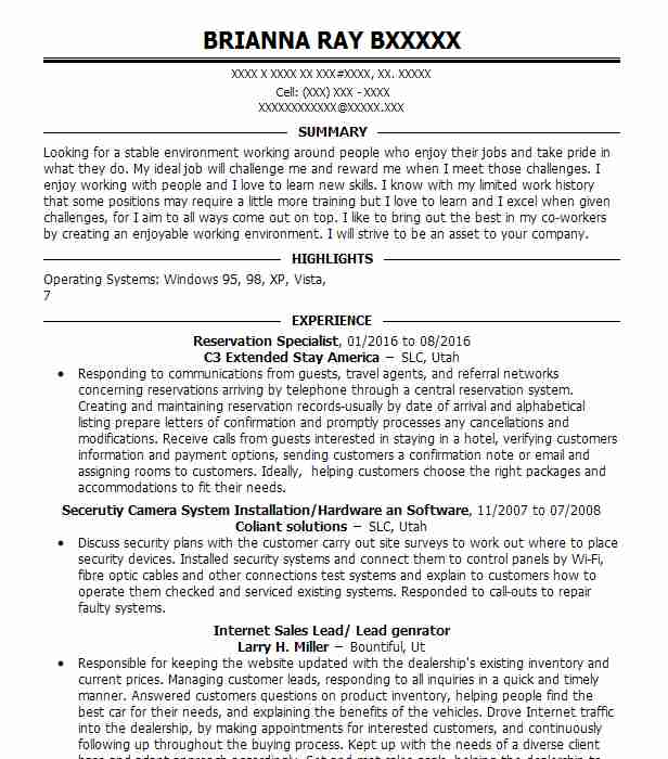 Reservation Specialist Resume Example