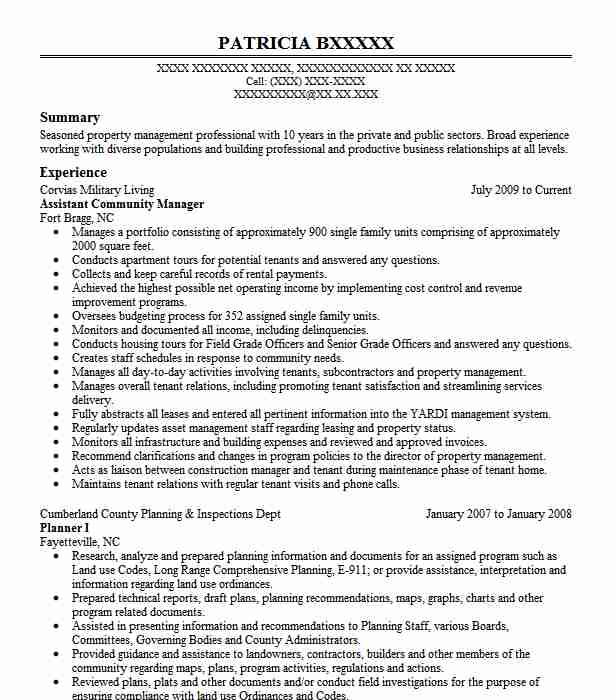 Assistant Community Manager Resume Example